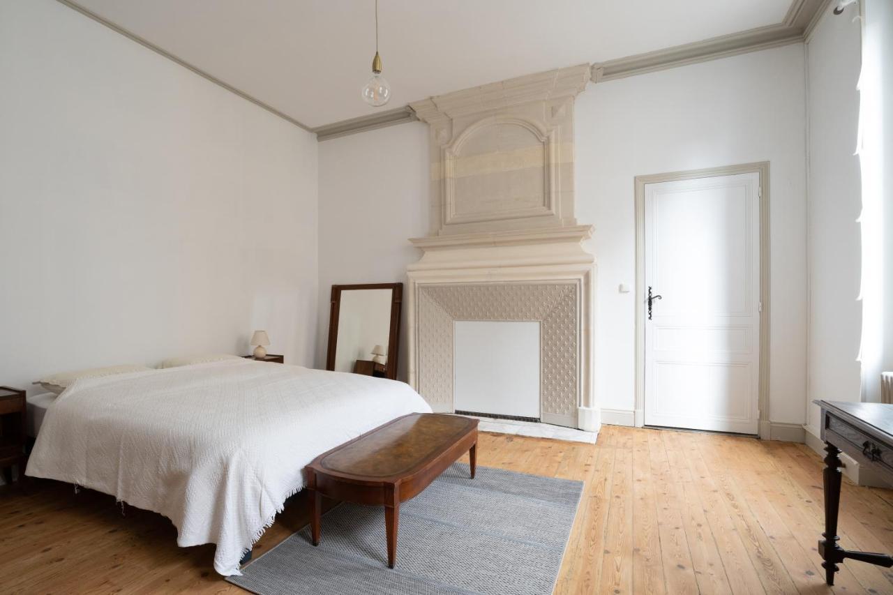 Maison De Ville Avec Jardin "La Coquette" Jonzac Buitenkant foto